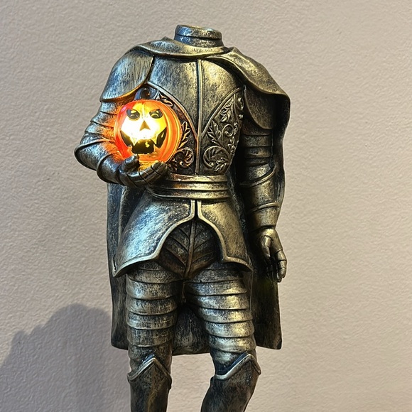 Halloween 14.5” Martha Stewart Headless Horseman Knight LED Light Up Statue - Picture 2 of 4